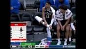 毫无形象管理🤣字母哥在板凳席上公然抠脚&hellip;&hellip;镜头刚好给到！
